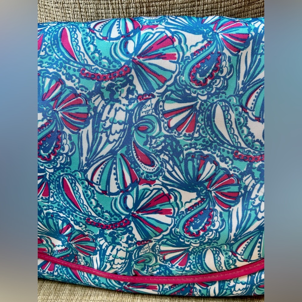 Lilly Pulitzer Convertable Hanging Cosmetic Pouch - Picture 3 of 16